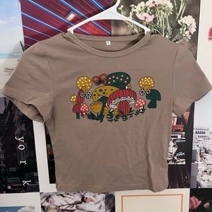 Vintage baby tee🍄